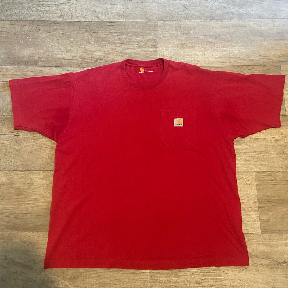 Men’s Red Carhartt Pocket T-Shirt Size Large.